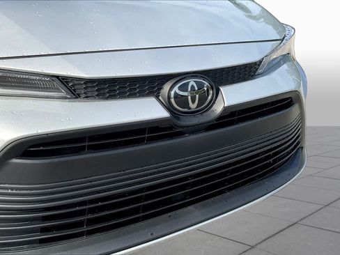 Used 2026 Toyota Corolla LE FWD image 29