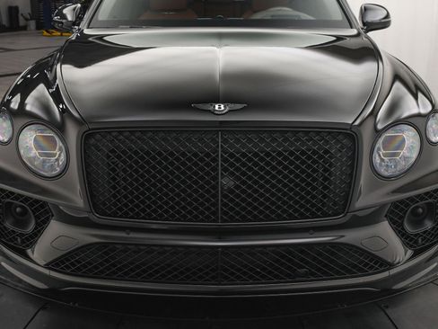 Certified 2022 Bentley Bentayga image 29