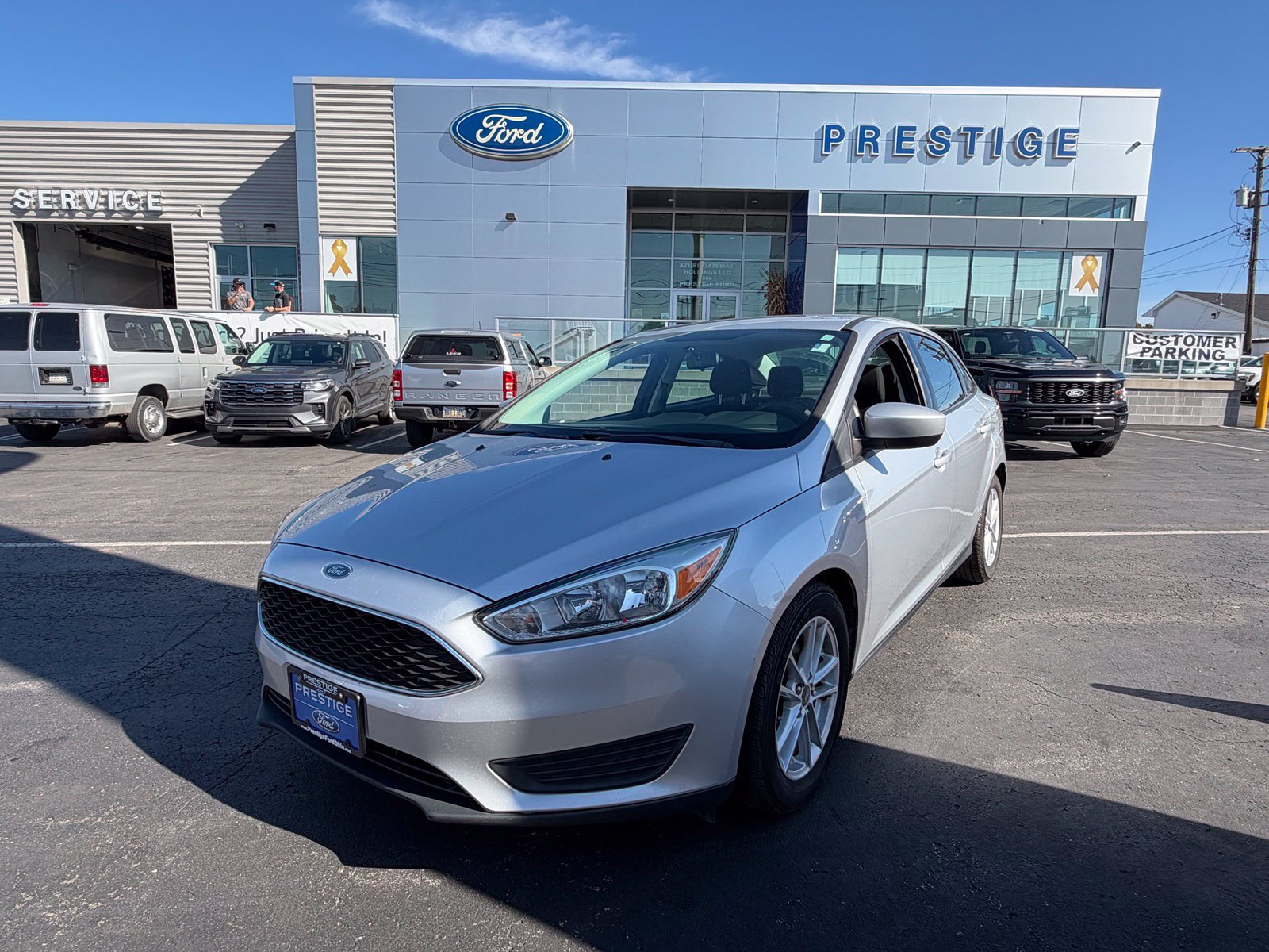 Used 2018 Ford Focus SE FWD image 1