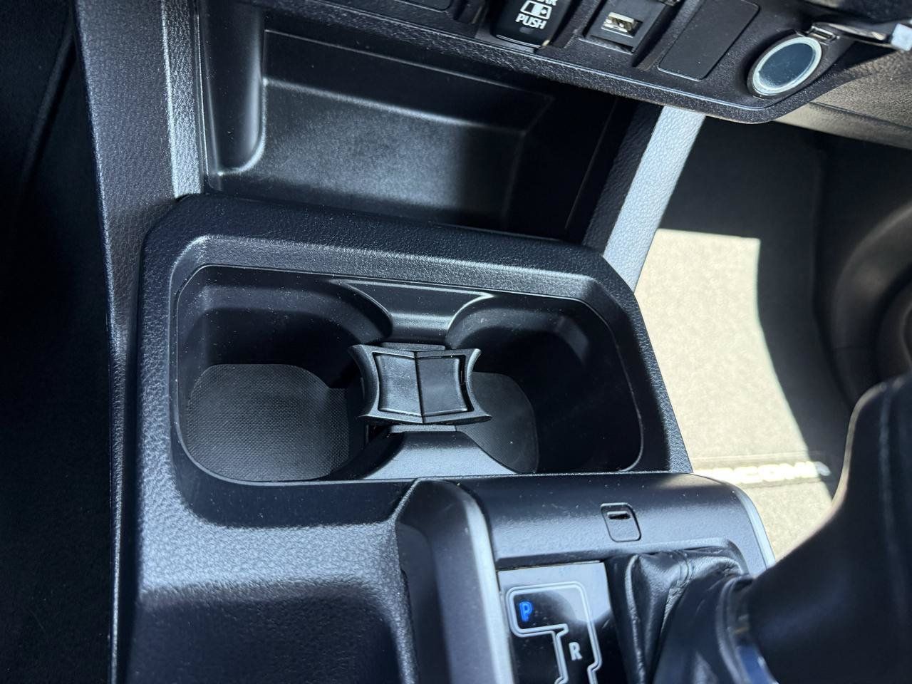 Used 2020 Toyota Tacoma SR5 RWD image 33