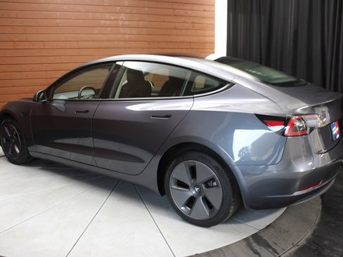 Used 2023 Tesla Model 3 Standard Range image 9