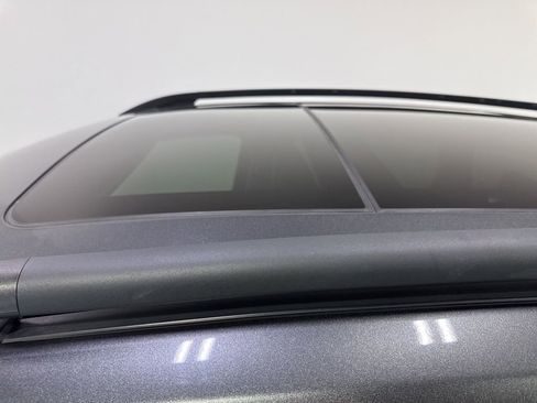 Used 2017 Ford Escape SE w/ SE Leather Comfort Package image 10