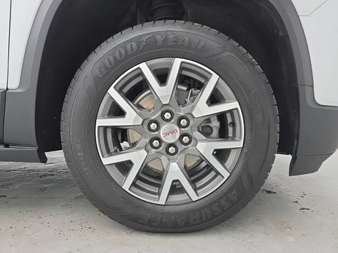 Used 2023 GMC Acadia SLE w/ Driver Convenience Package AWD/4WD image 19