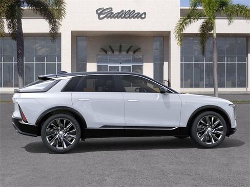 New 2026 Cadillac Lyriq Signature Luxury image 5
