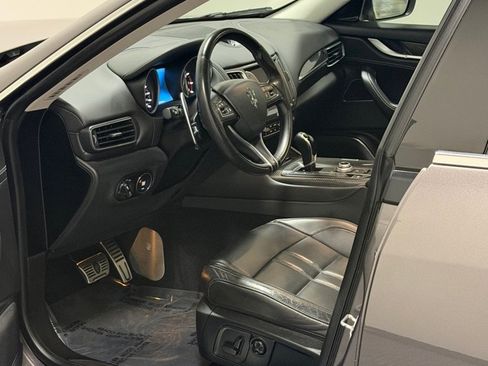 Used 2018 Maserati Levante S GranSport image 8