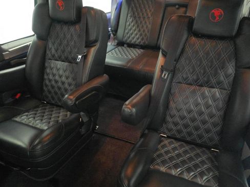 Used 2023 GMC Savana 2500 image 9