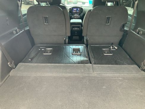 Used 2023 Chevrolet Traverse LT w/ LPO, Floor Liner Package AWD/4WD image 20
