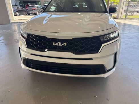 Certified 2023 Kia Sorento S FWD image 2