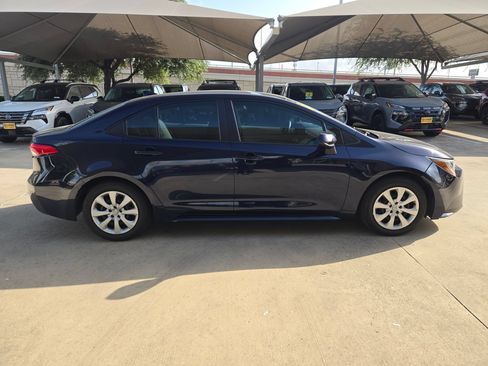 Used 2024 Toyota Corolla LE FWD image 2