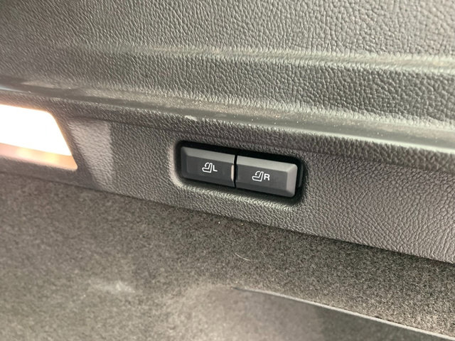Certified 2025 Lincoln Corsair AWD w/ Equipment Group 101A image 6