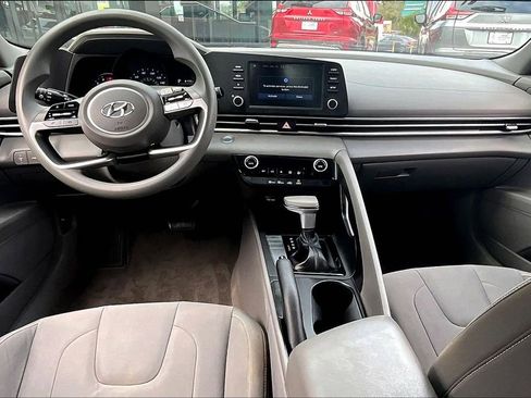 Used 2021 Hyundai Elantra SEL image 7