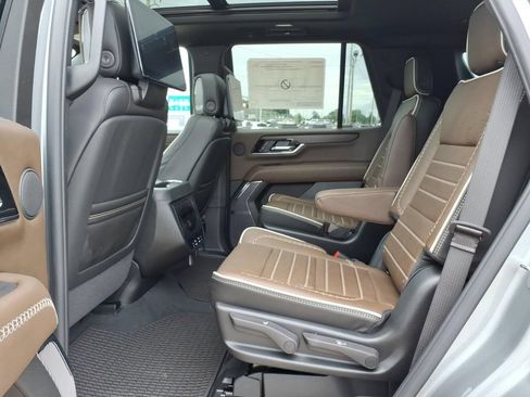 New 2026 GMC Yukon Denali Ultimate AWD/4WD image 15