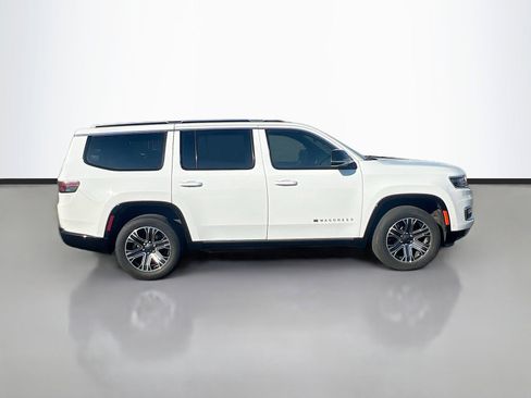 Used 2024 Jeep Wagoneer Series II w/ Flexible Seating Group image 8
