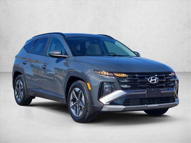 Used 2025 Hyundai Tucson SEL FWD image 3