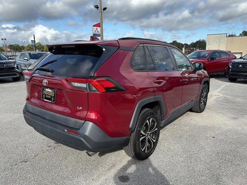 Used 2019 Toyota RAV4 LE image 6
