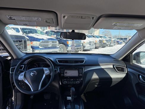 Used 2016 Nissan Rogue SV w/ SV Premium Package image 24