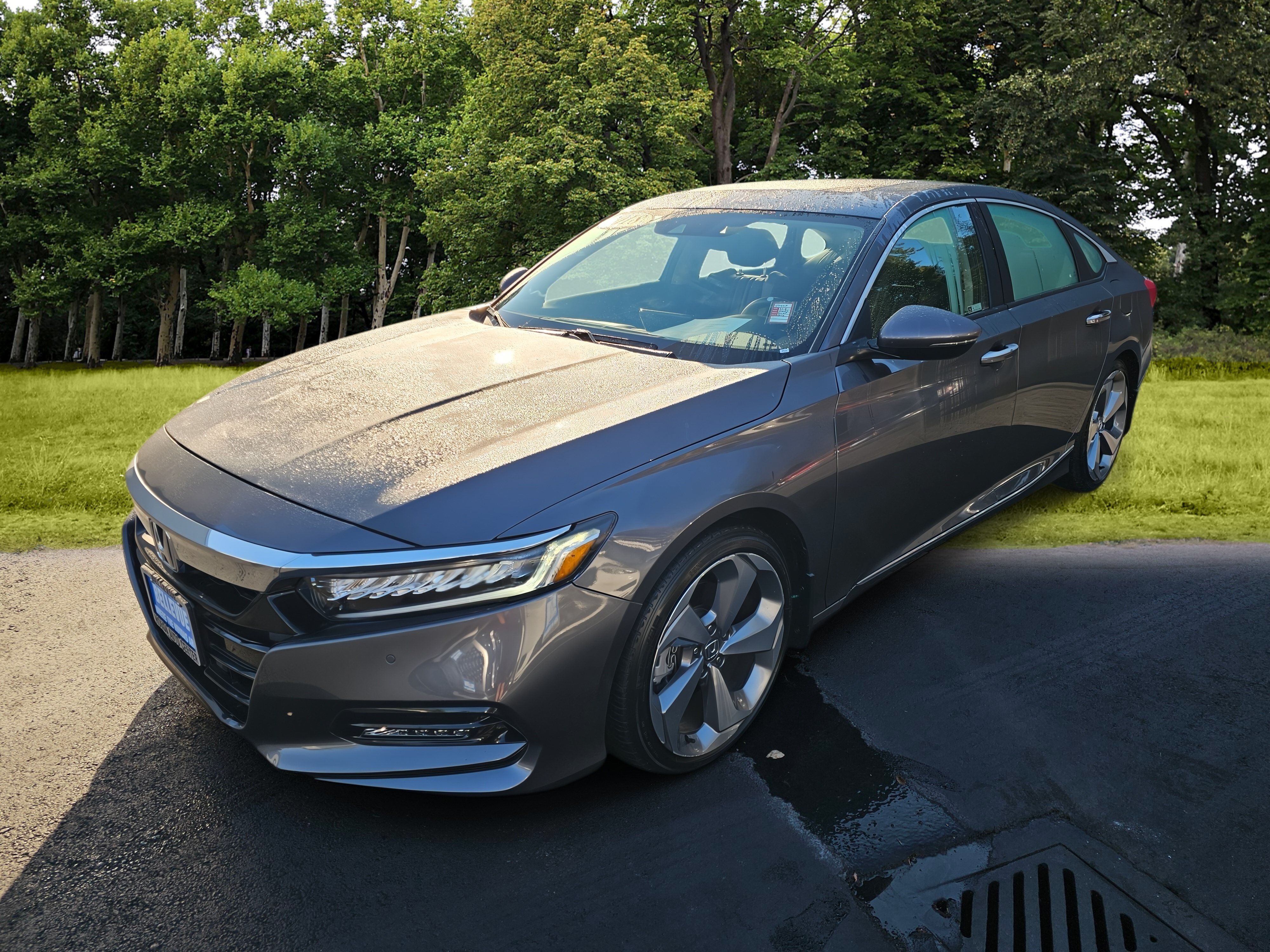 Used 2018 Honda Accord Touring image 3
