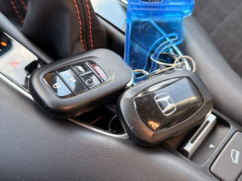 Used 2023 Honda HR-V Sport image 36