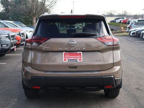 Certified 2025 Nissan Rogue SV w/ SV Premium Package image 6