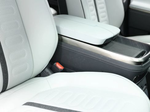Used 2024 Rivian R1S Adventure AWD/4WD image 96