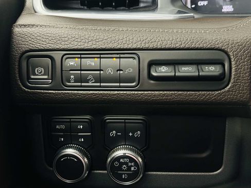 Used 2021 GMC Yukon XL Denali w/ Advanced Technology Package AWD/4WD image 55