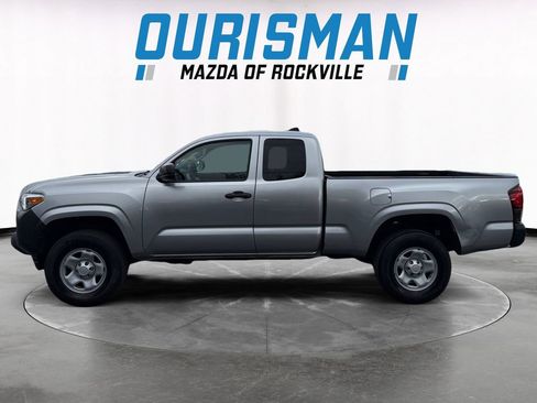 Used 2022 Toyota Tacoma SR image 3