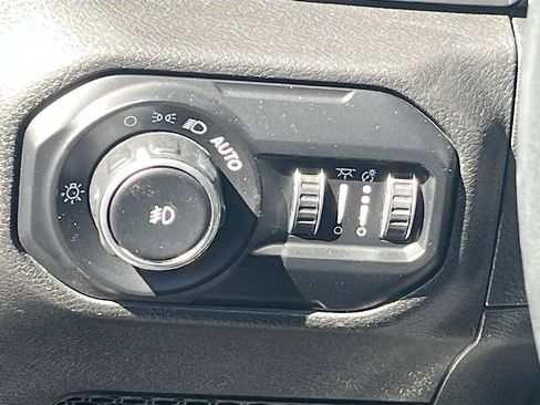 Used 2021 Jeep Wrangler Unlimited Sahara image 10