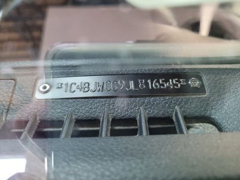 Used 2018 Jeep Wrangler Rubicon AWD/4WD image 33