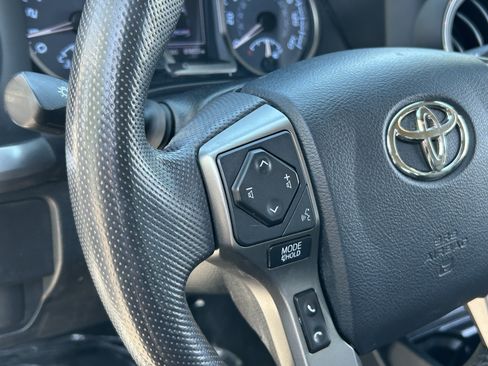 Used 2020 Toyota Tacoma SR5 RWD image 28