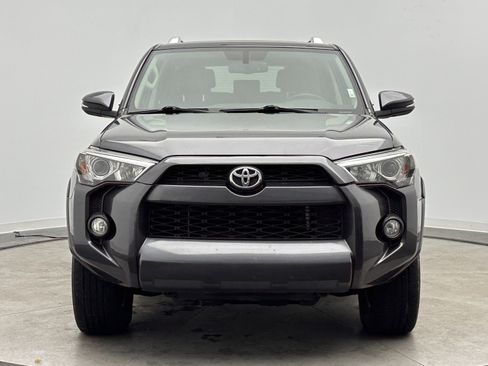 Used 2018 Toyota 4Runner SR5 Premium image 2