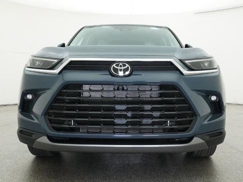 New 2026 Toyota Grand Highlander Platinum AWD/4WD image 31