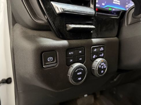 Used 2024 Chevrolet Silverado 3500 LTZ w/ LTZ Plus Package AWD/4WD image 4