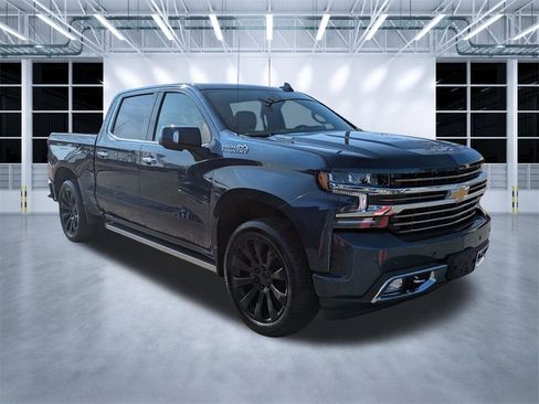 Used 2021 Chevrolet Silverado 1500 High Country w/ Technology Package AWD/4WD image 2