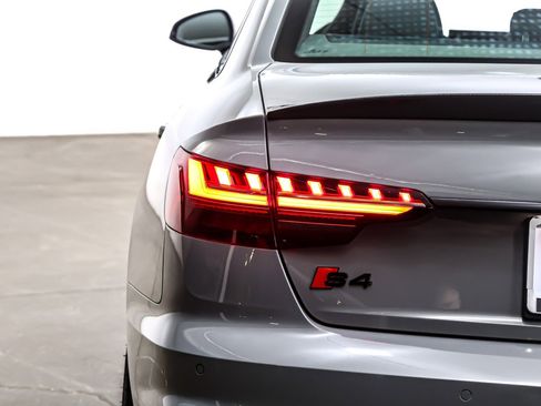 Used 2021 Audi S4 Premium Plus w/ Premium Plus Package image 14