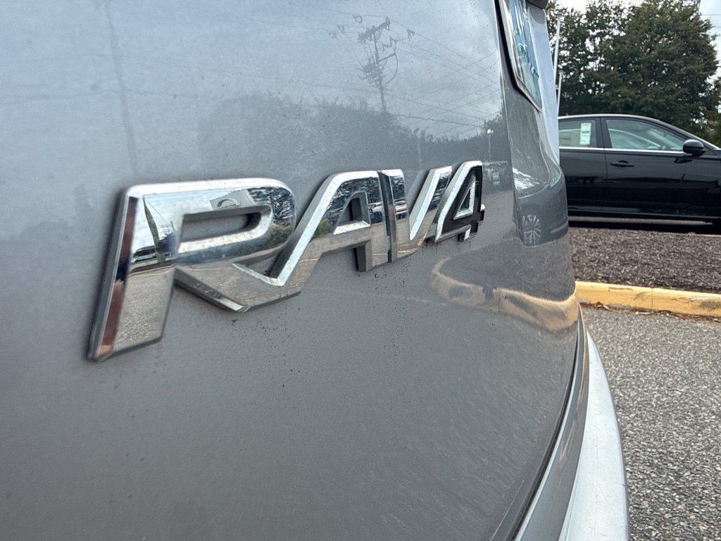 Used 2017 Toyota RAV4 XLE AWD/4WD image 15