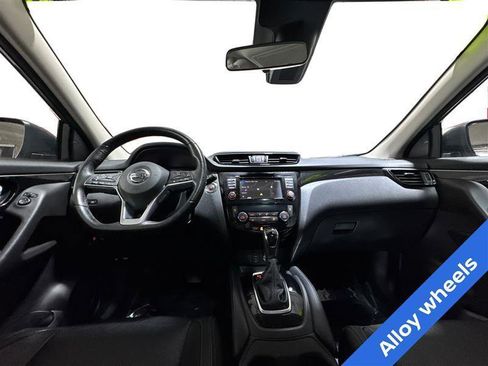 Used 2018 Nissan Rogue Sport SL w/ SL Premium Package image 13