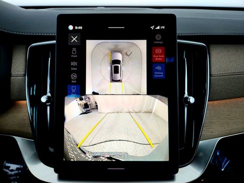 Used 2026 Volvo XC90 B6 Plus image 14