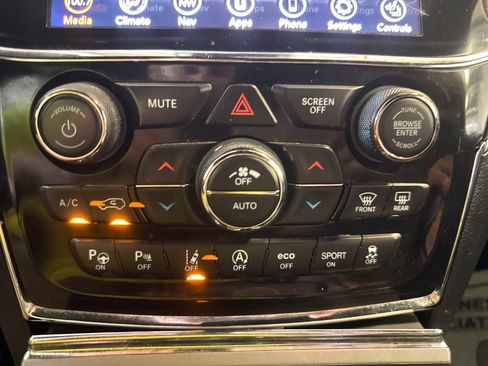 Used 2021 Jeep Grand Cherokee Limited w/ Quick Order Package 28K 80th AWD/4WD image 19