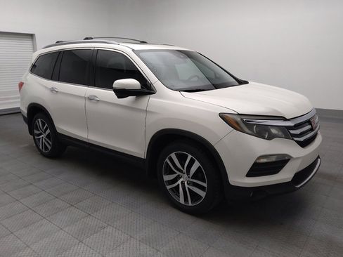 Used 2018 Honda Pilot Touring image 11