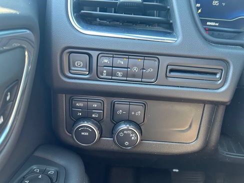 Used 2022 Chevrolet Tahoe LT w/ Luxury Package AWD/4WD image 20