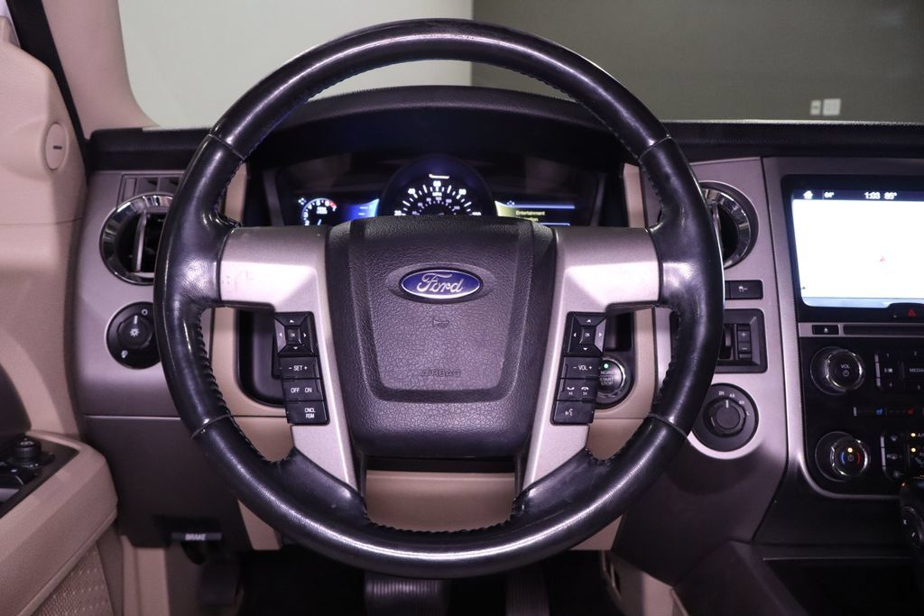 Used 2017 Ford Expedition EL Limited w/ Equipment Group 301A AWD/4WD image 22