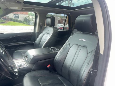 Used 2018 Ford Expedition Platinum AWD/4WD image 20