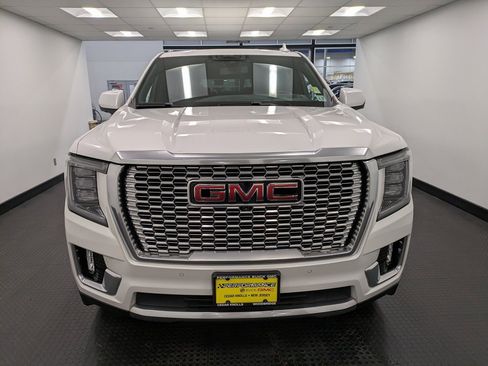 Used 2022 GMC Yukon XL Denali image 2
