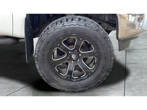 Used 2017 Nissan Titan SV AWD/4WD image 19