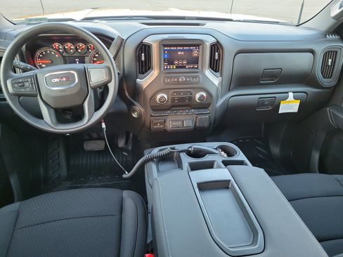 New 2026 GMC Sierra 2500 Pro w/ Convenience Package image 3