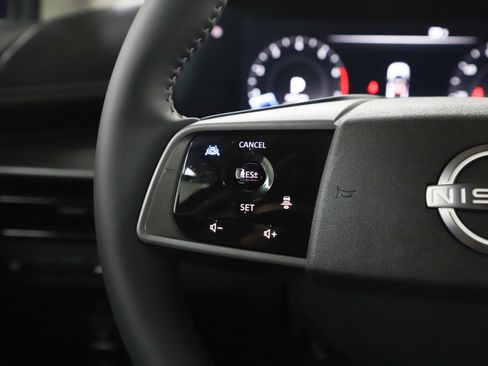 Used 2025 Nissan Murano SV AWD/4WD image 26