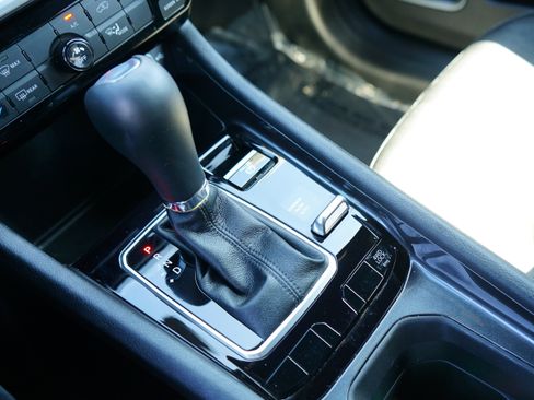 Used 2025 Jeep Compass Latitude image 25