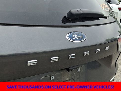Used 2020 Ford Escape SE FWD image 25