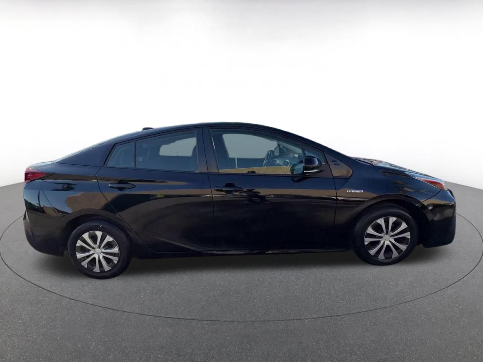 Used 2022 Toyota Prius LE FWD image 15