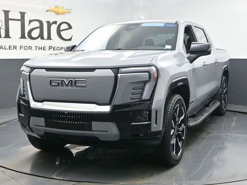 Used 2024 GMC Sierra EV Denali image 32